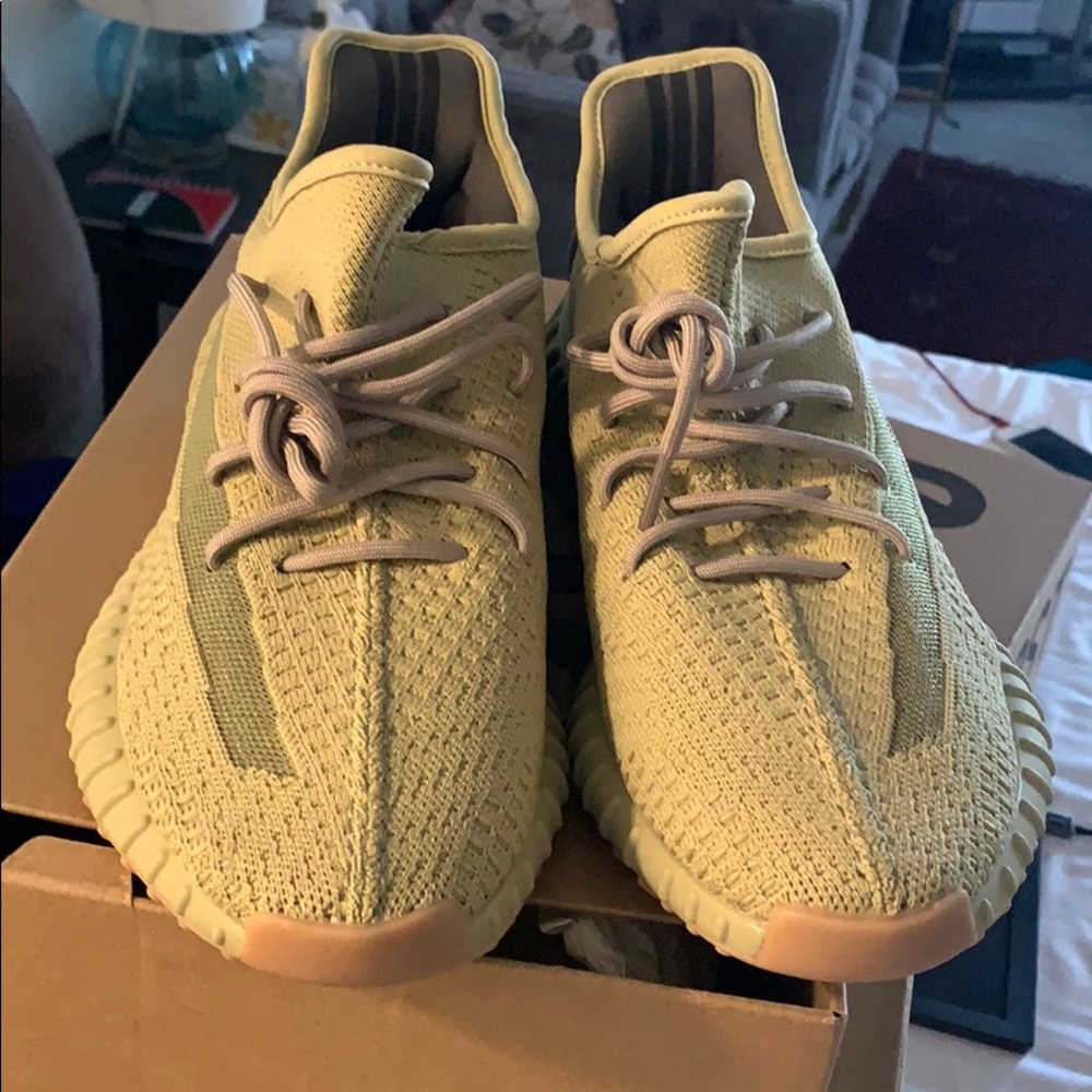 Yeezy 350 v2